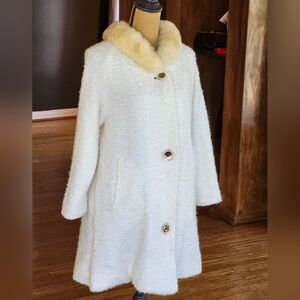 1950s Ivory Wool Boucle Swing Coat Faux Fur Collar Medium